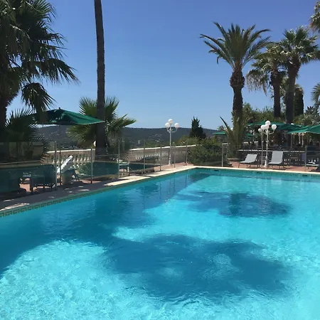 Le Mirage מלון