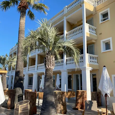 Le Mirage Hotel